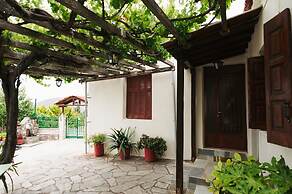 Giota s Garden House