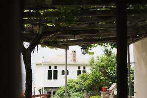 Giota s Garden House