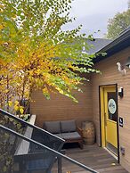 Modern Elegance on Linden Walk/bike Everywhere!