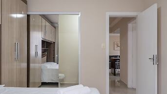 EAC Apto 2min praia Balneário Camboriú