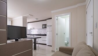 EAC Apto 2min praia Balneário Camboriú