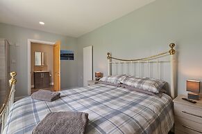 Roslen - Lovely Bungalow Near Beach and Village