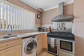 Roslen - Lovely Bungalow Near Beach and Village