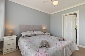 Roslen - Lovely Bungalow Near Beach and Village