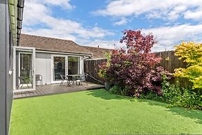 Roslen - Lovely Bungalow Near Beach and Village