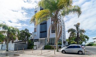 JBM Apto pé na areia com vista mar