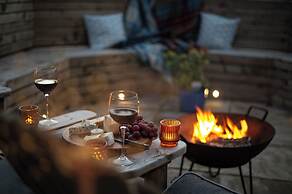 Seaview Cabin Sleeps 2 -hot Tub - Parking