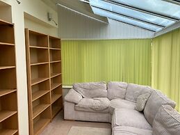 Glendale Close Homely House in Nottingham