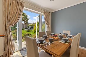 Sea Charm - Cosy Bungalow Near Beach and Village