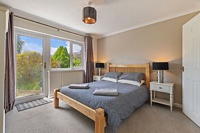 Sea Charm - Cosy Bungalow Near Beach and Village