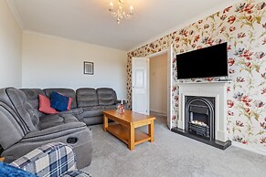 Sea Charm - Cosy Bungalow Near Beach and Village