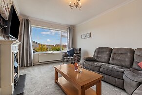 Sea Charm - Cosy Bungalow Near Beach and Village