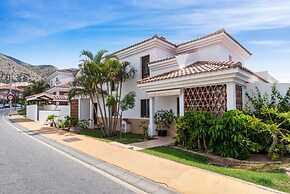 El Higueron Townhouse With Private Pool by Costarentals - Ref 252