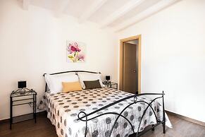 Kalsa Apartment with Terrace