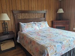 Riverboat Inn and Suites