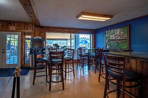 Riverboat Inn and Suites