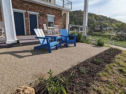 Riverboat Inn and Suites