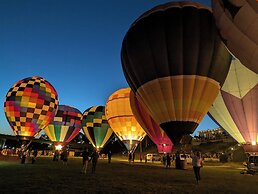 Riverboat Inn and Suites