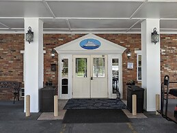 Riverboat Inn and Suites