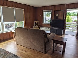 Riverboat Inn and Suites