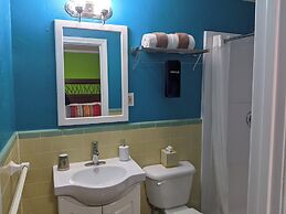 Riverboat Inn and Suites