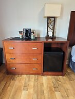 Riverboat Inn and Suites