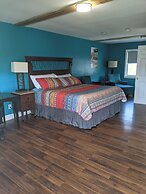 Riverboat Inn and Suites