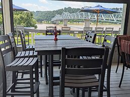 Riverboat Inn and Suites