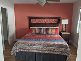 Riverboat Inn and Suites