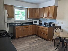 Riverboat Inn and Suites