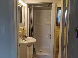 Riverboat Inn and Suites