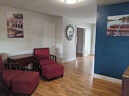 Riverboat Inn and Suites