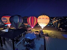 Riverboat Inn and Suites