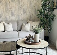 Apricot House- Cozy 2 Bedroom House in Birmingham