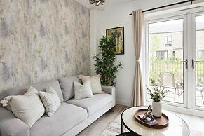 Apricot House- Cozy 2 Bedroom House in Birmingham