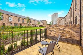 Apricot House- Cozy 2 Bedroom House in Birmingham