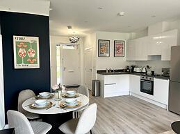 Apricot House- Cozy 2 Bedroom House in Birmingham