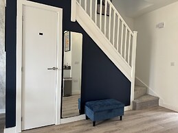 Apricot House- Cozy 2 Bedroom House in Birmingham