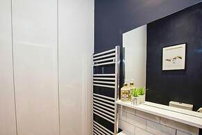 Apricot House- Cozy 2 Bedroom House in Birmingham