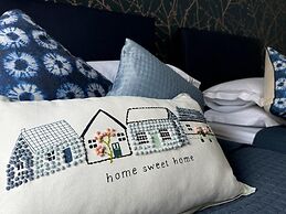 Apricot House- Cozy 2 Bedroom House in Birmingham