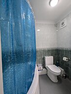 5 Bed Family Home Greater London, Free Parking