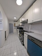 5 Bed Family Home Greater London, Free Parking