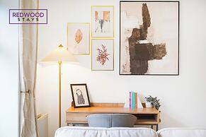 Woolhampton Drive House By REDWOOD STAYS