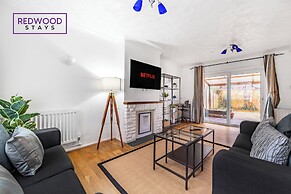 Kingston Road House By REDWOOD STAYS