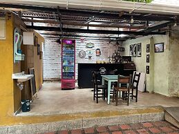 Hostal La Bodeguita Del  Mundo Laureles