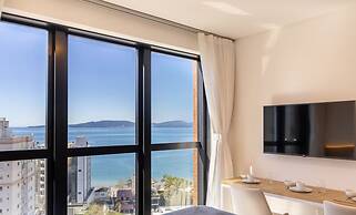 MHFA Studios em Prédio Luxuoso Vista Mar