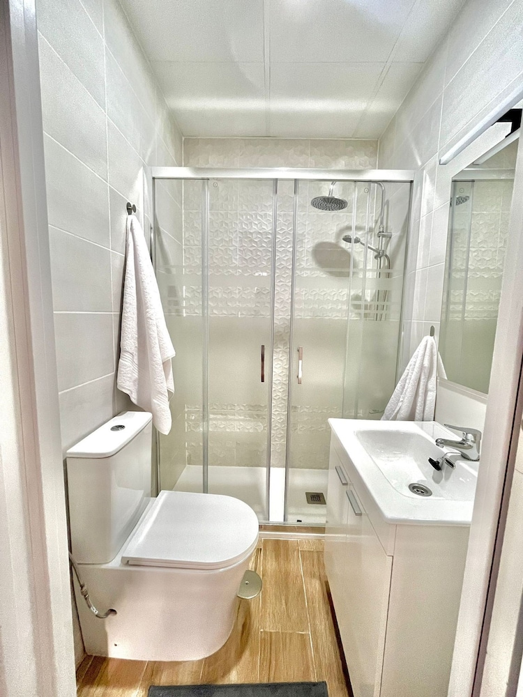 Ifema V in Madrid With 1 Bathrooms