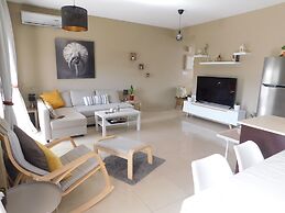 Paramount Gardens Resorts C202