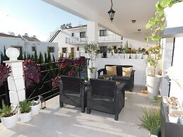 Paramount Gardens Resorts C202