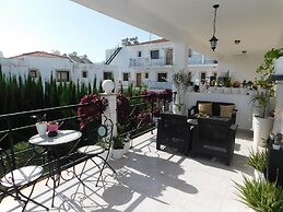 Paramount Gardens Resorts C202